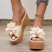 Women's Flower Muffin Wedge