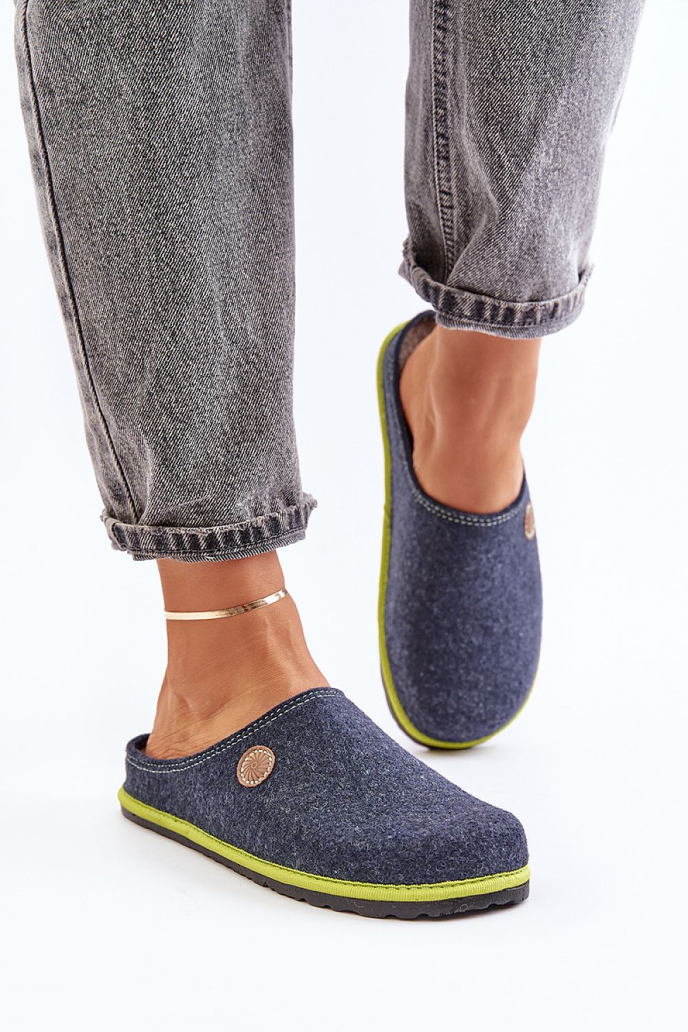  Slippers model 202657 Step in style 