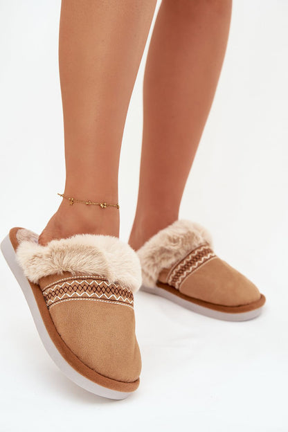 Slippers model 221487 Step in style 