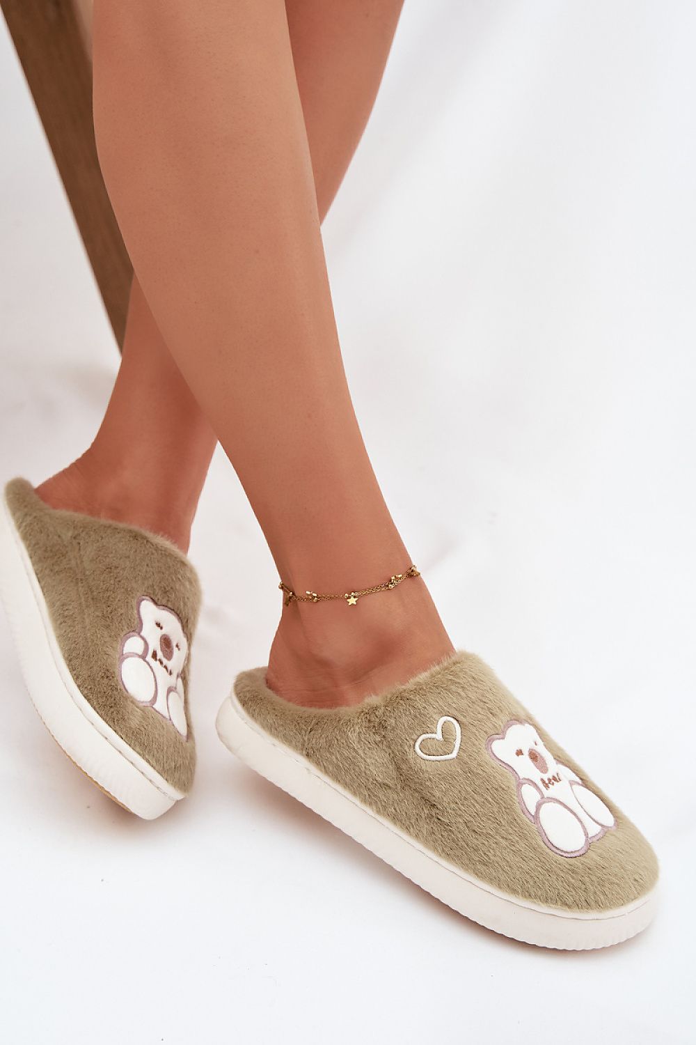  Slippers model 221494 Step in style 