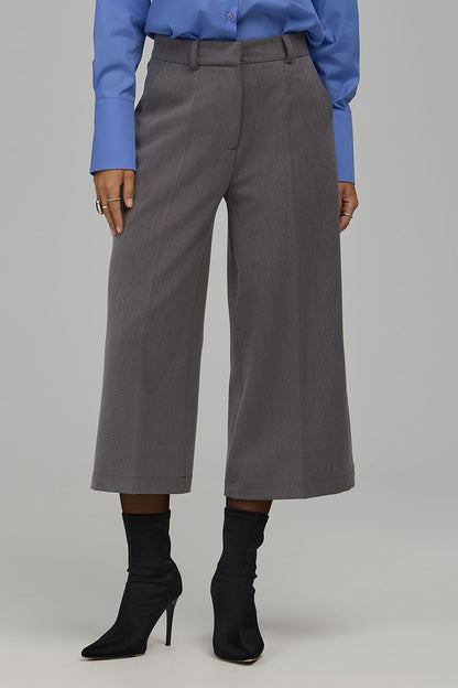  Women trousers model 230986 Nife 