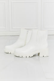 MMShoes What It Takes Lug Sole Chelsea Boots in White